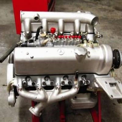 Motorinstandsetzung eines Mercedes 600 7