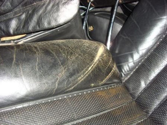 Alte und verschlissene Sitzlehne