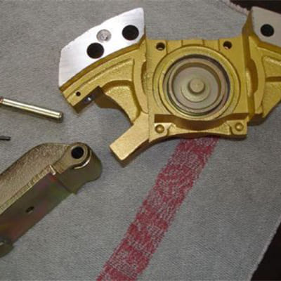 Zerlegte Bremszange hinten