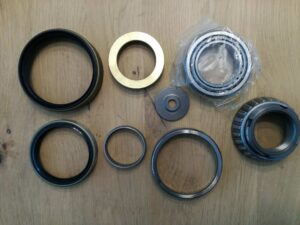 Rear wheel bearing repair kit